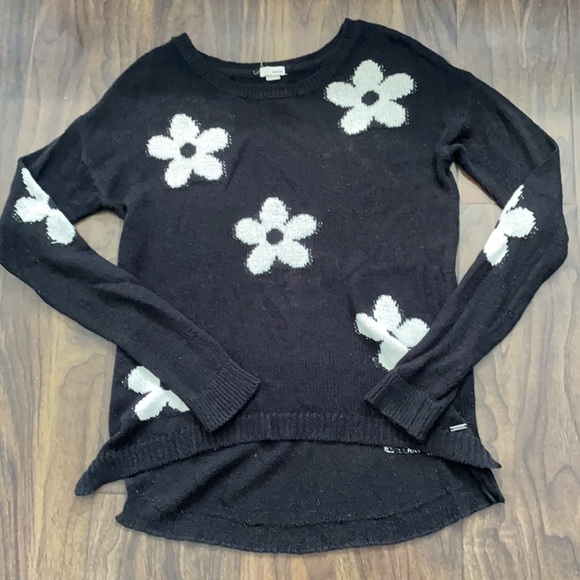 Knit Daisy Pattern Garage Long Sleeve Top - Picture 4 of 11